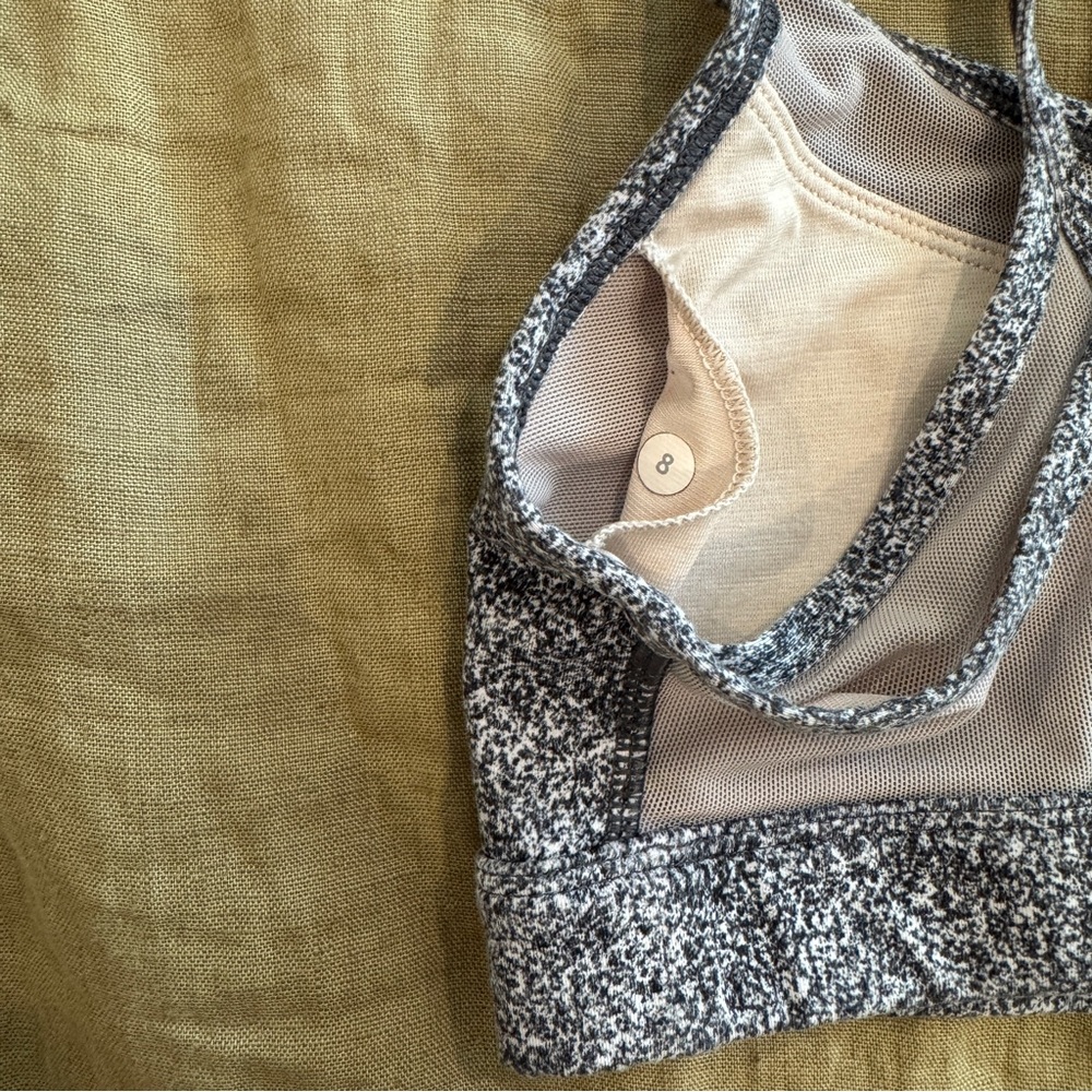 Lululemon Get Down Sports Bra Size 8 Black White - Picture 5 of 7